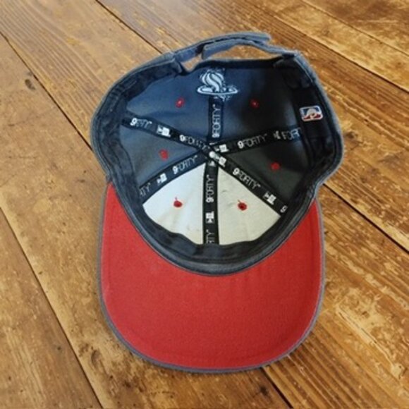 Miami Heat Hardwood Classics New Era 9Forty Cap Hat Heathered Gray Red Snapback - Picture 5 of 7